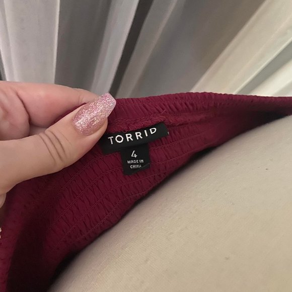 Torrid Challis Cold Shoulder Burgundy  Blouse Size 4 - Picture 7 of 8